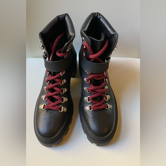 MONCLER Carol Hiking Boots
Size: EU 37/ US 7 - Picture 3 of 7